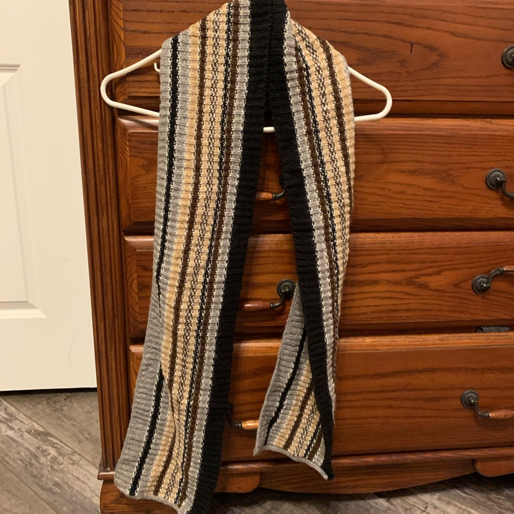 Grey/Brown/Black scarf.